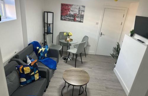 Kensal Green Apartment | 1B, zone 2 Westbourne Park , sleeps 4