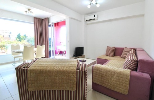 Burtaisi Apartment | 1bd Ilino Sunny Apt w Balcony "Edita"