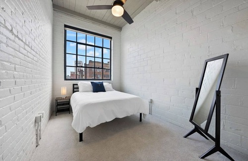 Downtown Cleveland Bed & Breakfast | 1bd industrial apt in DT Cleveland