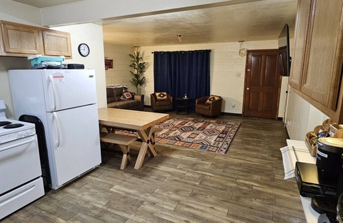 Page Condo | 1Bd, King, Brkfst, Large TVs, W/D, Sleeps 4, BBQ