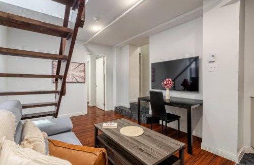 Downtown Montreal Apartment | 1BDR Mezzanine-Bishop-Vibe Central MTL