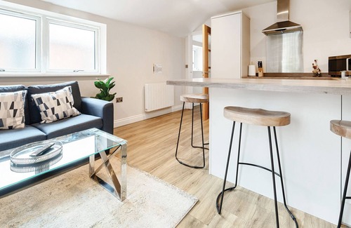 Basingstoke Apartment | 1Bed 1Bath APT in Basingstoke Town Center by FPM