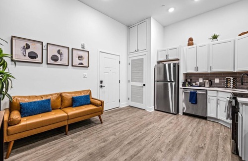 Downtown Baltimore Apartment | 1Bed/Bath Apt in Baltimore 5 min to hospitals, coffee shops, Inner Harbor &more