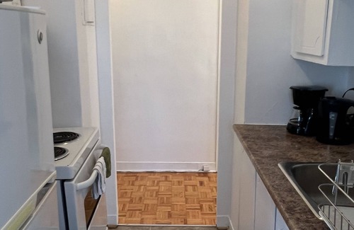Shaughnessy Village Apartment | 1bedroom apartment in heart of montreal downtown, close to metro Guy Concordia