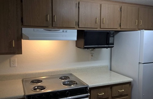 Surprise Condo | 1BEDROOM+DEN CONDO by SUNCITIES in SURPRISE