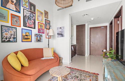Downtown Dubai Apartment | 1BHK Canal view near Dubai Mall