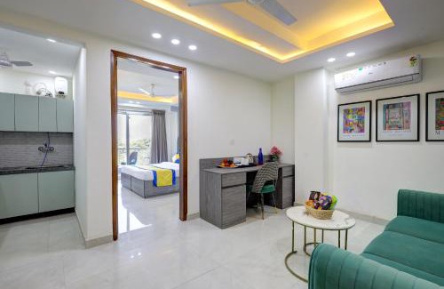 Sushant Lok Apartment | 1BHK Suites Opp Marriott - Huda City Centre