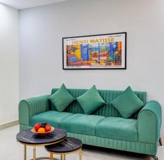 Sushant Lok Apartment | 1BHK Suites Opp Marriott - Huda City Centre