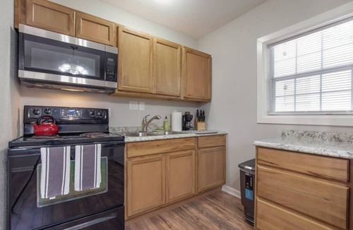 Beacon Hill Condo | 1BR & 1BA furnished Apt- Washer/Dryer- Fully Equipped Kitchen- Monthly Rental