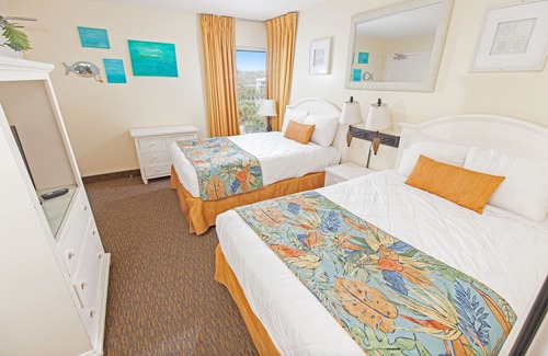 Myrtle Beach Apartment | 1BR/1BA Oceanfront condo w/Kitchen & Balcony in Center of MB, #400