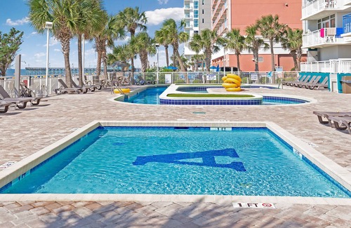 Myrtle Beach Condo | 1BR/1BA Oceanfront condo w/Kitchen & Balcony in Center of MB, #1255