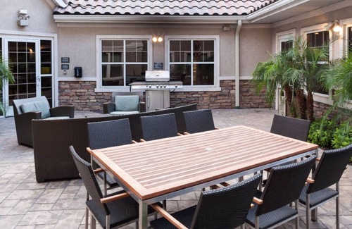 San Bernardino House | 1BR Close to Frisbie Park w/ Full Kitchen, Indoor Pool & Pets Allowed!