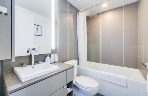Downtown Toronto Apartment | 1BR Condo - City View, Near CN Tower & Rogers Center