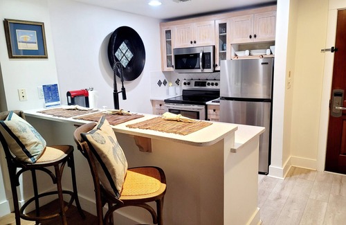 Baytowne Wharf Condo | 1BR Condo - Pool, free beach tram, large balcony, full kitchen, washer/dryer