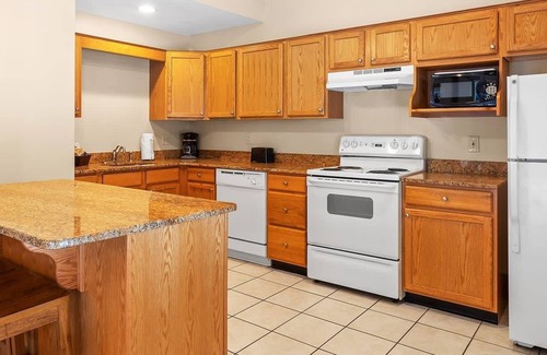 Shawnee On Delaware Condo | 1br Condo Romantic Getaway in Picturesque Poconos!
