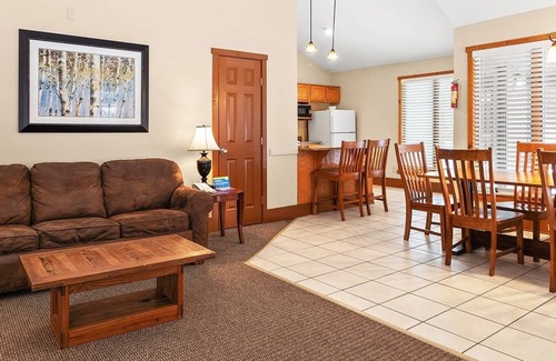 Shawnee On Delaware Condo | 1br Condo Romantic Getaway in Picturesque Poconos!