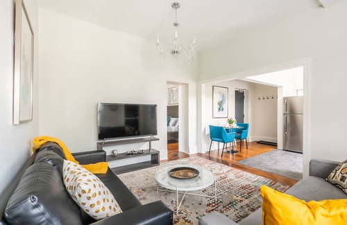 Hamilton Apartment | 1BR Double bed Apartment in James