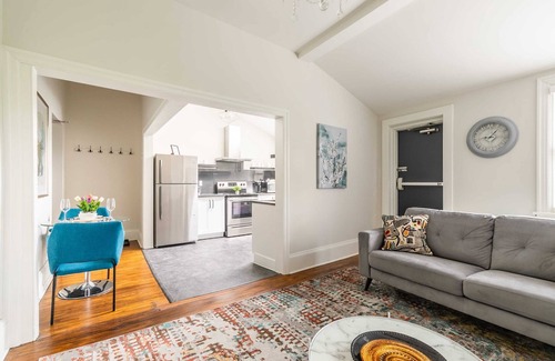 Hamilton Apartment | 1BR Double bed Apartment in James