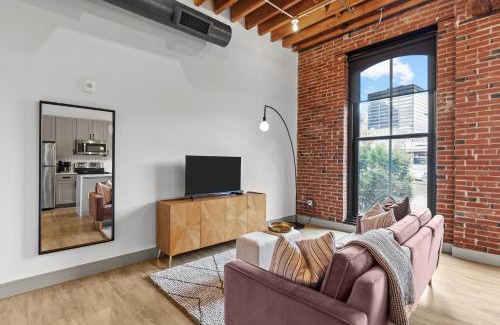 Downtown St. Louis Apartment | 1BR DWTN Loft-Gated Parking-WD-G202