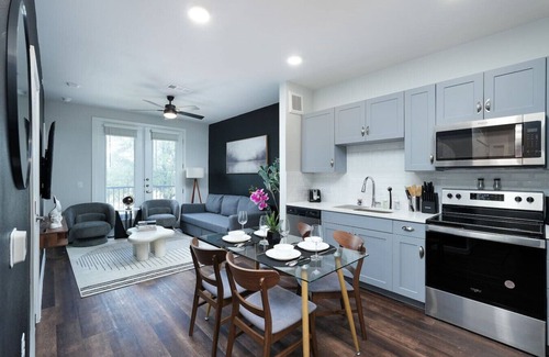 Southtown Apartment | 1BR Escape-w/Parking, Near Riverwalk & Conv Ctr