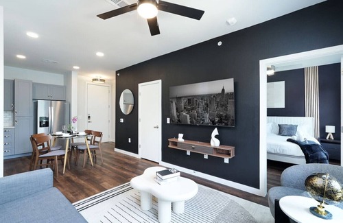 Southtown Apartment | 1BR Escape-w/Parking, Near Riverwalk & Conv Ctr