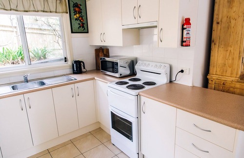 Milton Cottage | 1BR garden cottage on a large lot in heart of coastal Milton NSW. Dog friendly.
