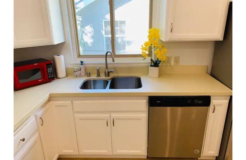 Castro Valley Apartment | 1BR Guest Unit w/AC/Free Parking/Free Laundry