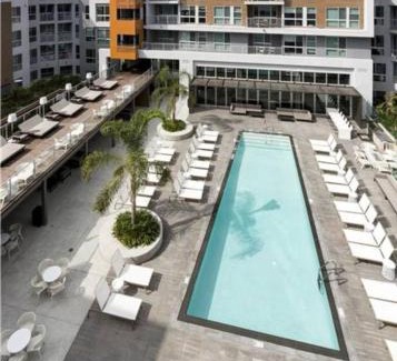 Los Angeles Apartment | 1BR Hollywood Luxury, Pool Views, Gym I Free Parking!