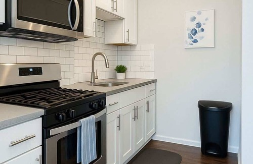 Hyde Park Apartment | 1BR in Prime Hyde Park Apt