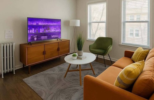 Hyde Park Apartment | 1BR in Prime Hyde Park Apt