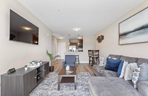Ampere Apartment | 1BR King★Newark★20 min NYC*Parking Incl.