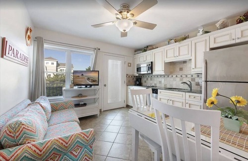 Beach Haven Condo | 1BR Ocean Block Condo – 140’ from the Beach