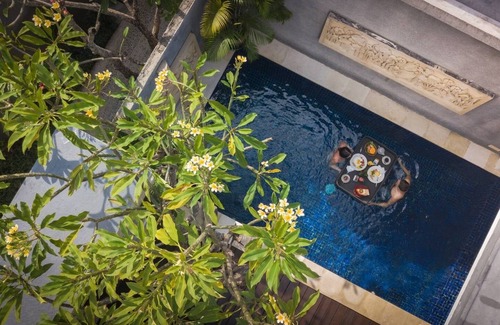 Seminyak Villa | 1Br Private Pool Villa in Seminyak (Free Floating Breakfast)