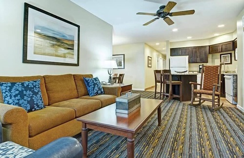 Pinetop Condo | 1br Rustic Cabin Condo in White Mountains of AZ