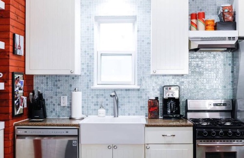 South Congress House | 1br, SoCo |Retro Cowboy Studio - Portoro