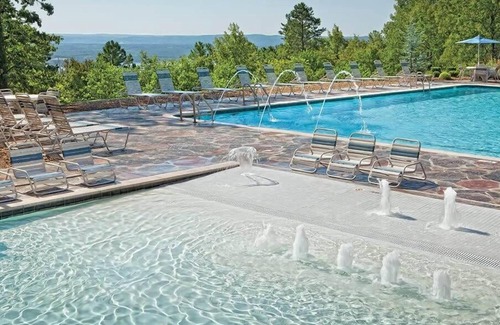 Fairfield Bay Condo | 1br Suite Condo Fishing, Lake, Boating, Golfing