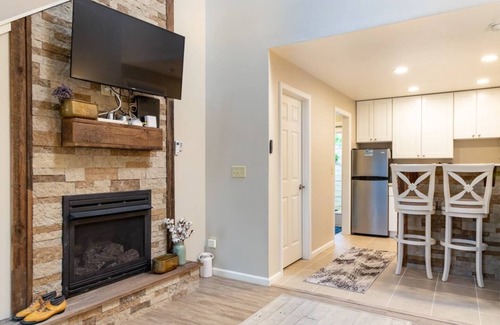 Thomas House | 1BR Tiny Home in Thomas, NR Purple Fiddle