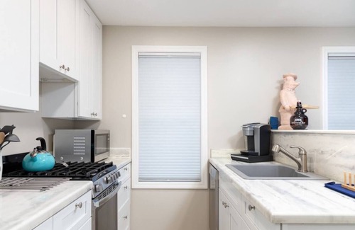 Thomas House | 1BR Tiny Home in Thomas, NR Purple Fiddle