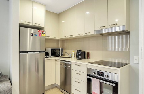 Manly Apartment | 1BR unit in the heart of Manly