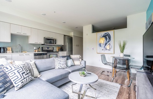 Mercer Island Apartment | 1BR Urban Mercer Island Sophari Suites