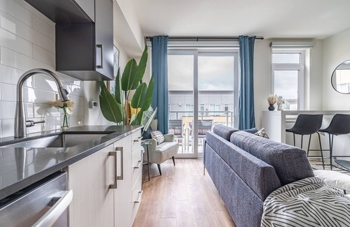 West Bellevue Apartment | 1BR | Views, Rooftop, Gym | Sophari B | Bellevue