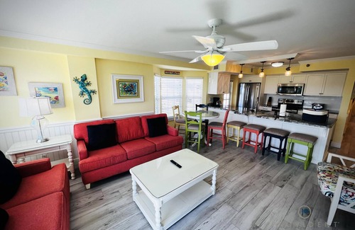 Tavernier Condo | 1BR w/Partial Ocean View, Pool & Beach