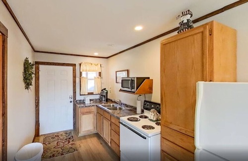 Indian Point Cabin | 1BR Waterfront Cabin w/Pool + Swim & Boat dock