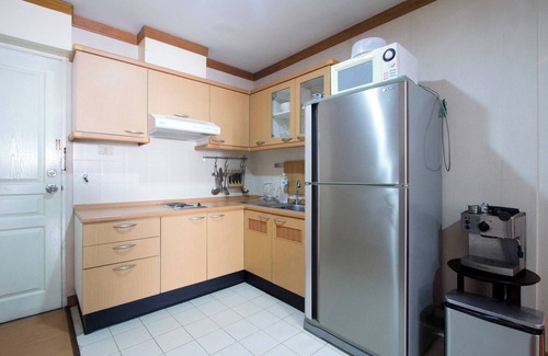 Khlong Tan Condo | 1br with Pool & Gym near BTS Phrom Phong