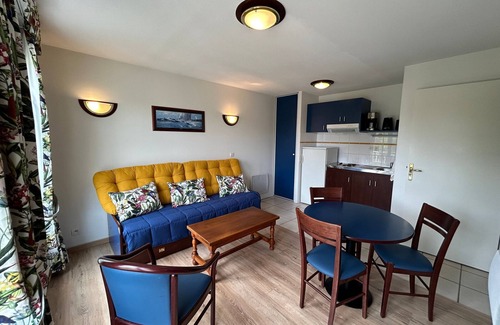 La Roche-Posay Apartment | 1BR with pool and WiFi, 200m from the Spa