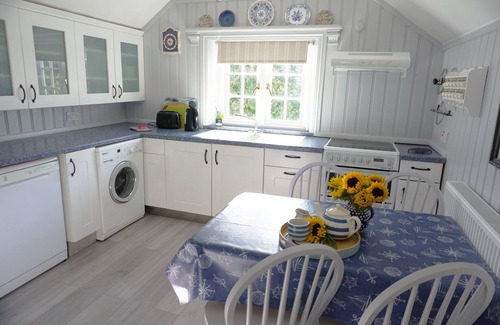 Kingsgate Apartment | 1h from central London and 30min from Dover, opposite stairs to sandy beach
