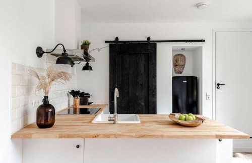 Bentveld Apartment | #1Leafy Place