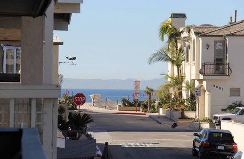 West Newport House | 1Min2BeachDisney25MinParkingACBikesWasherEVCharger
