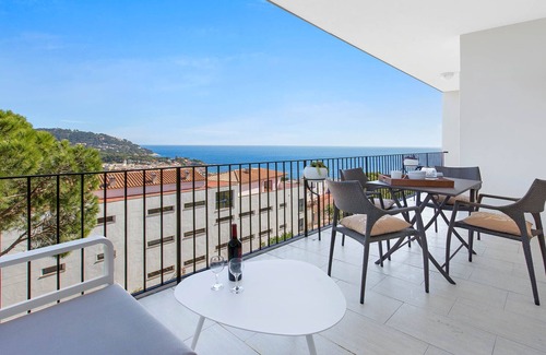 Calella de Palafrugell Apartment | 1PUIGA 02 - Cozy apartment with terrace and beautiful views of the sea located a few minutes walk from the beach of Calella de Palafrugell