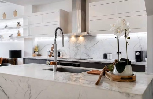 Albert Park House | 1st Class Living in the Heart of A+ Albert Park